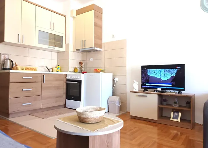 Lucky Charm Studio Apartment