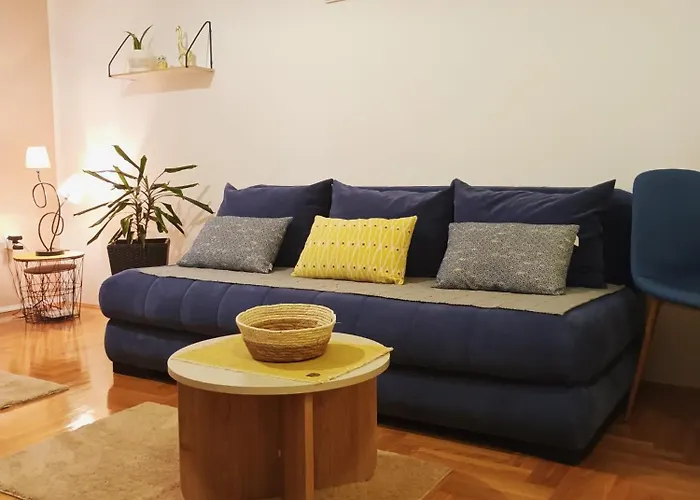 Lucky Charm Studio Apartment
